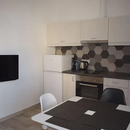 Selena アパート Kamári