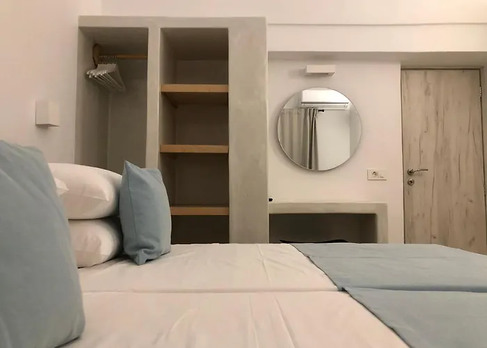 Selena Kamari (Santorini)